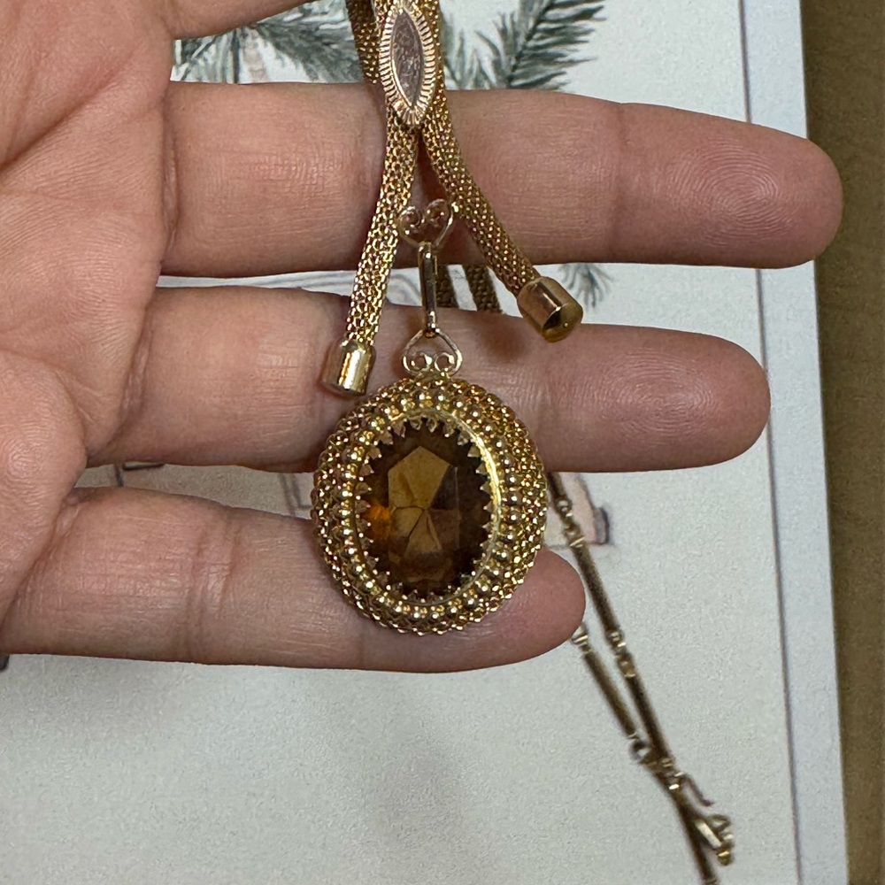 Sarah Coventry Vintage Gold Lariat Necklace with Amber-Tone Oval Pendant - Picture 3 of 8
